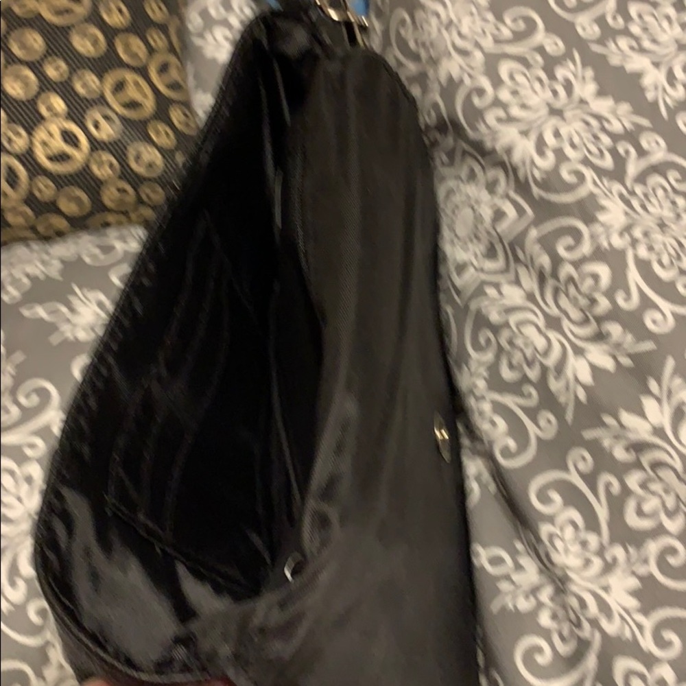 Simple black clutch - Picture 3 of 3